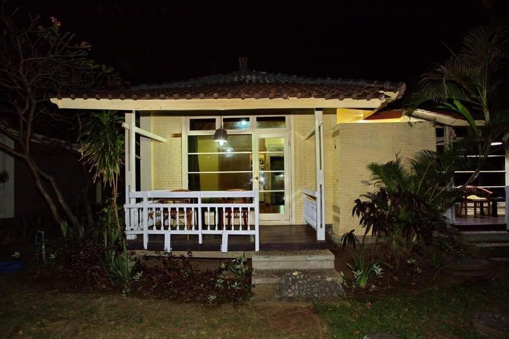 Bali Lovina Beach Cottages Pabean Buleleng Екстериор снимка